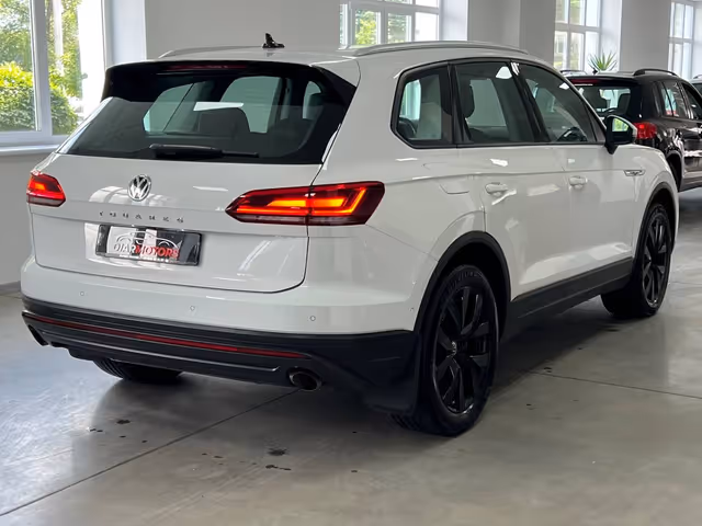 Volkswagen Touareg - фото 4