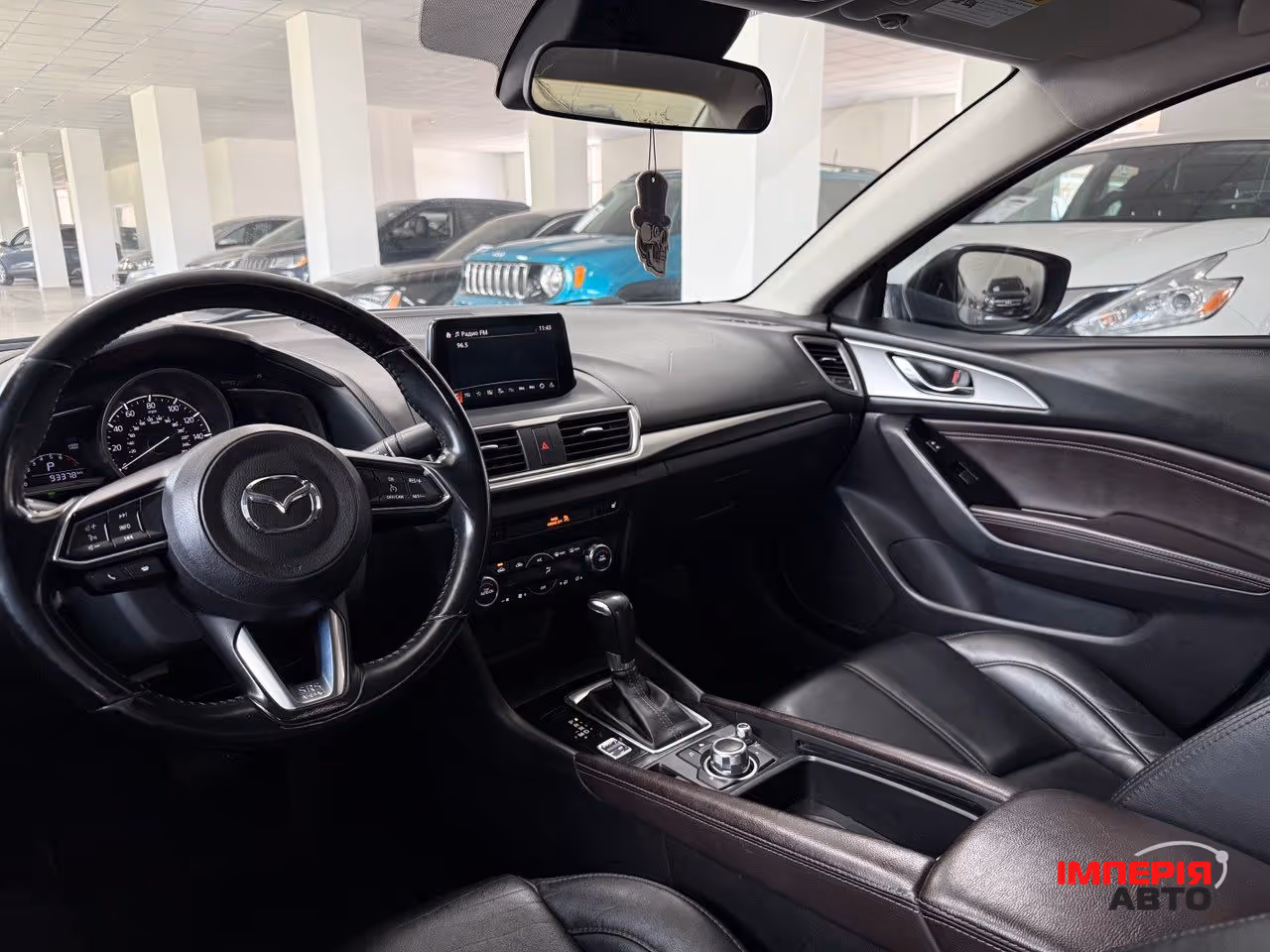 Mazda 3 - фото 6