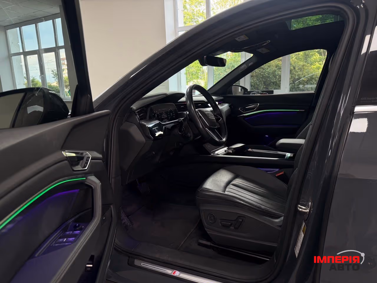 Audi Q8 Sportback e-tron - фото 6