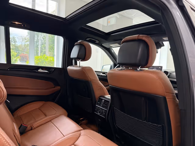Mercedes-Benz GLS - фото 4