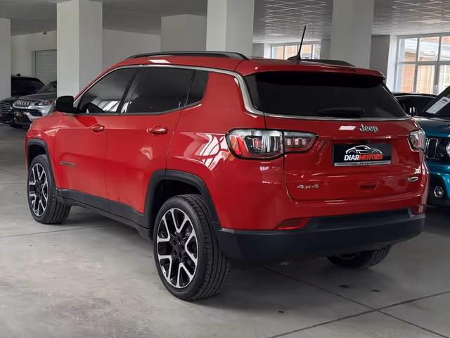 Jeep Compass - фото 2
