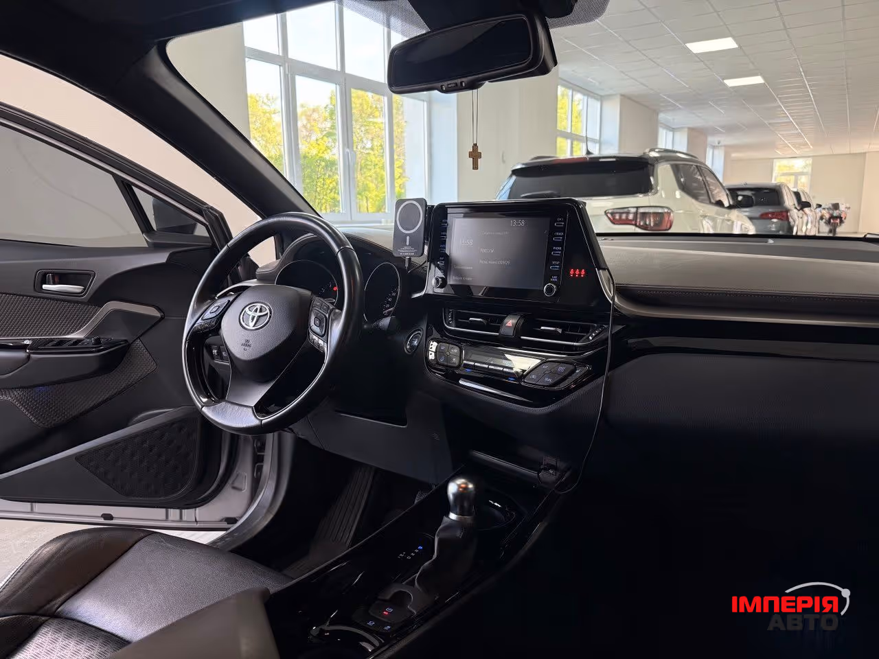 Toyota C-HR - фото 5