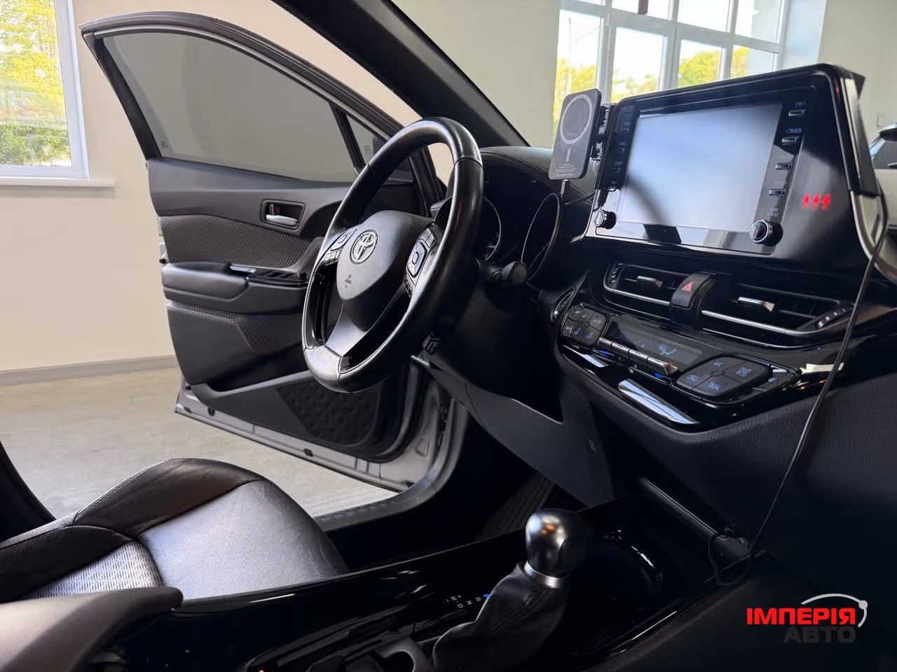 Toyota C-HR - фото 4