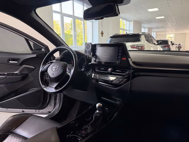 Toyota C-HR - фото 5