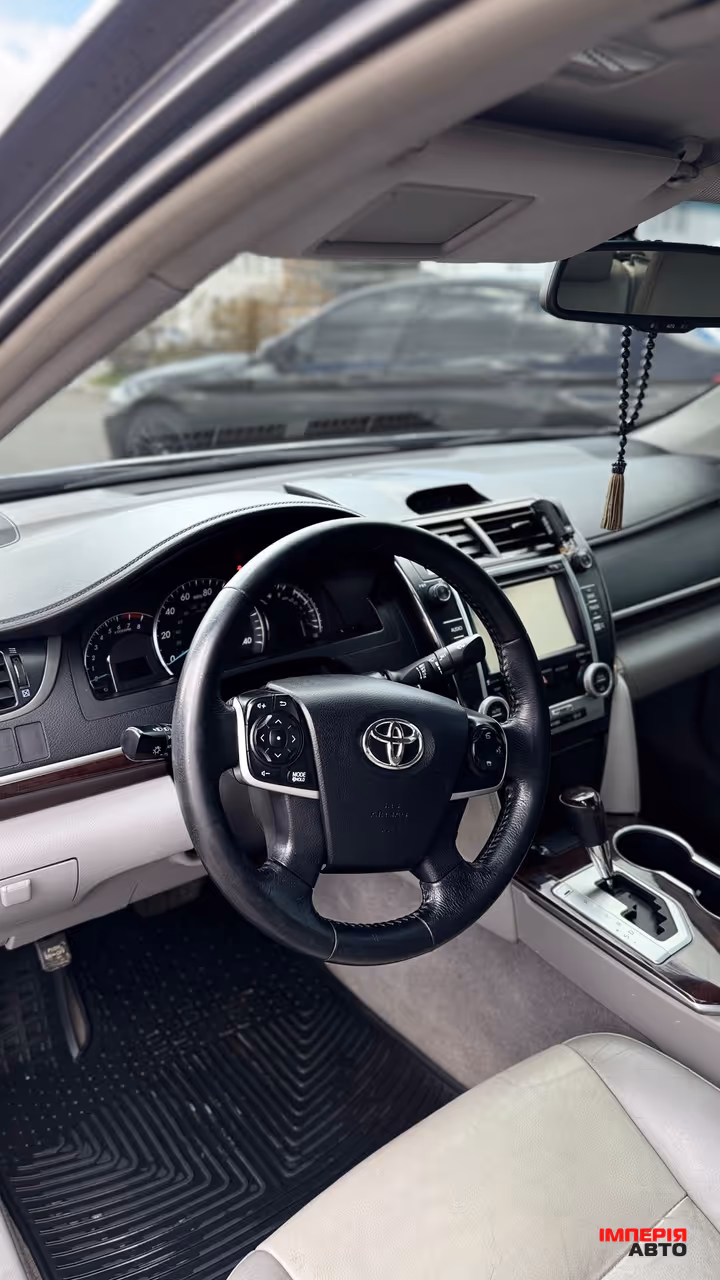Toyota Camry - фото 12