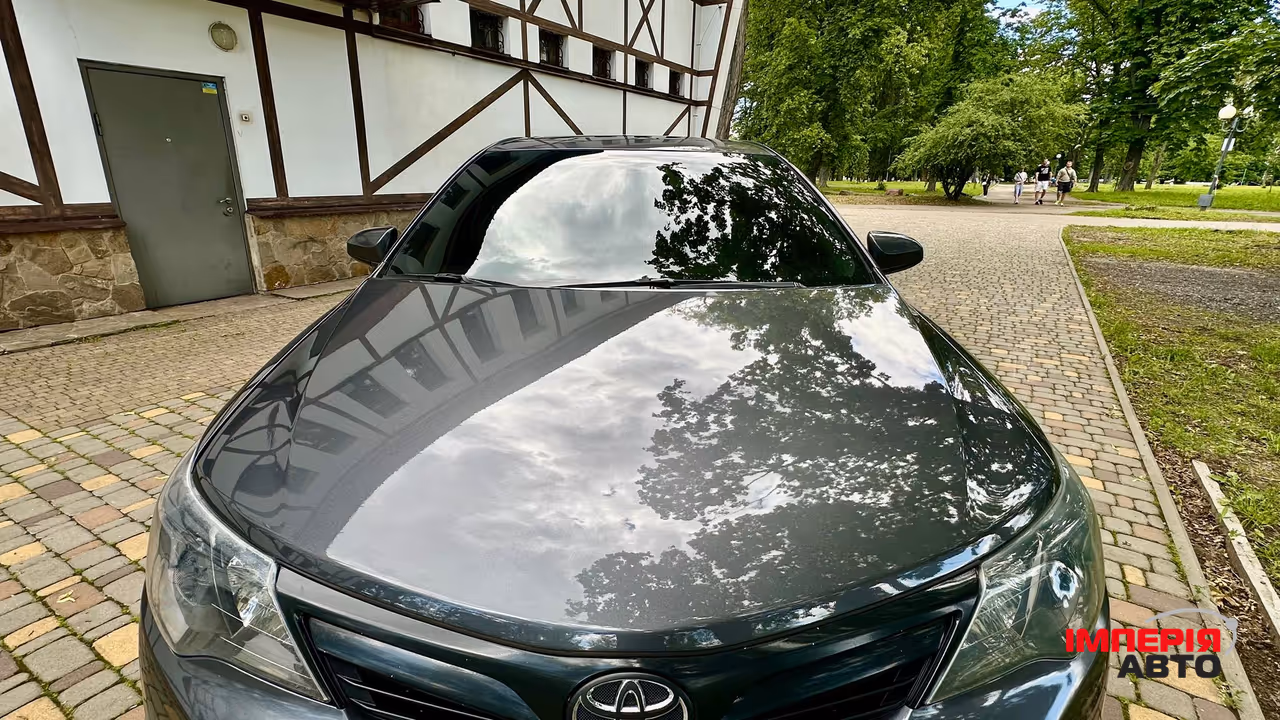 Toyota Camry - фото 3