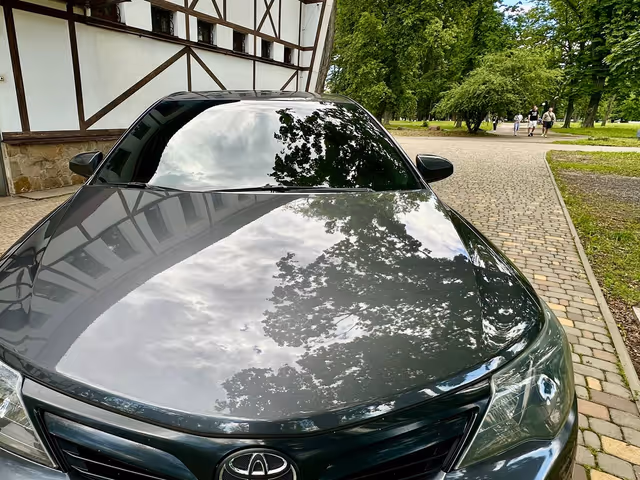 Toyota Camry - фото 3