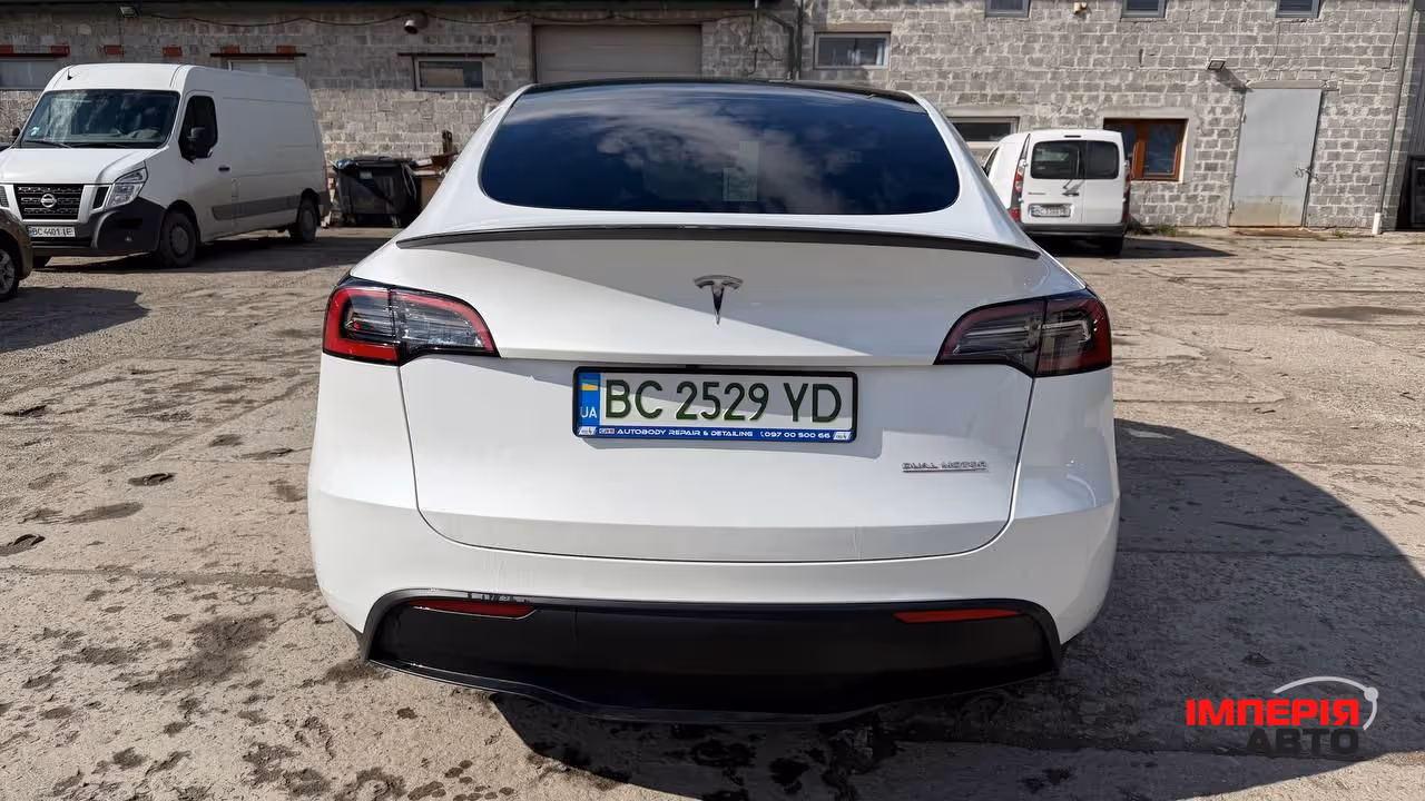 Tesla Model Y - фото 7