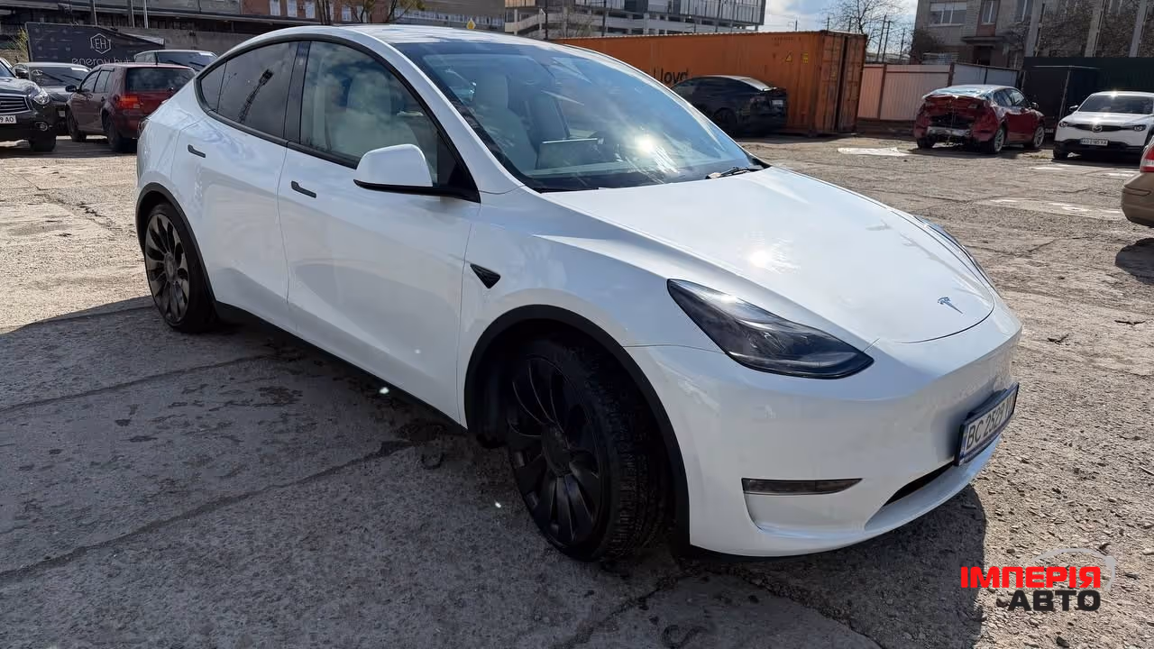 Tesla Model Y - фото 3