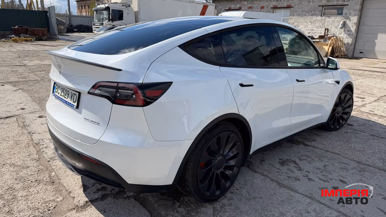 Tesla Model Y - фото 4