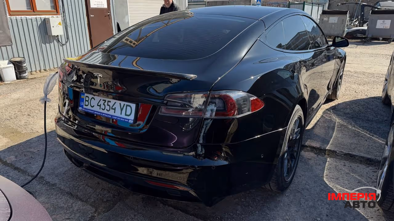 Tesla Model S - фото 7