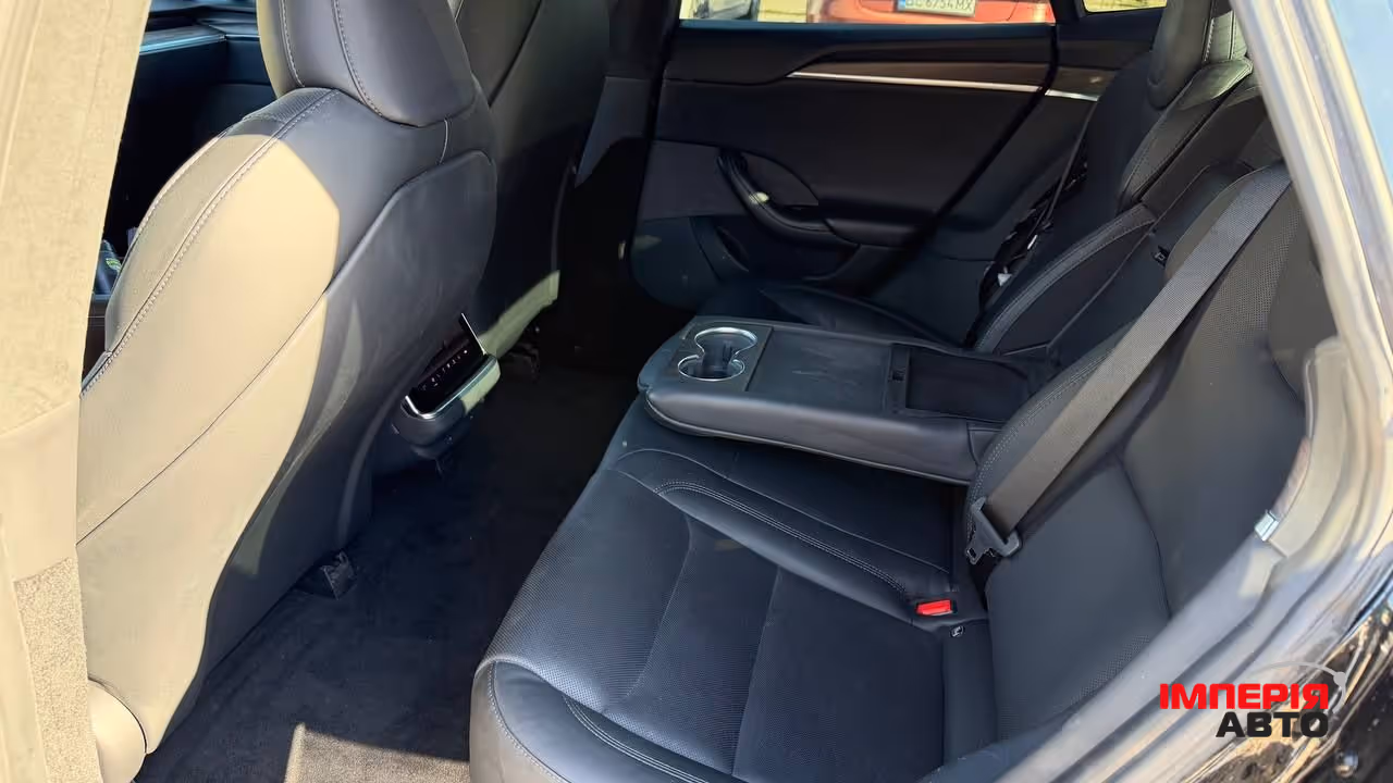 Tesla Model S - фото 7