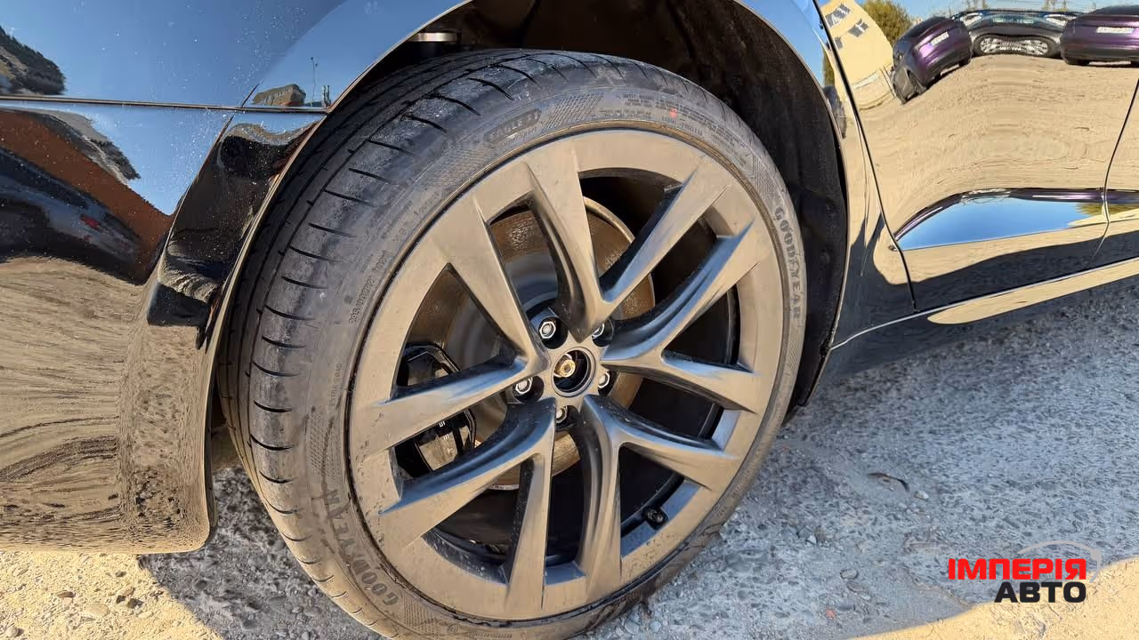 Tesla Model S - фото 13