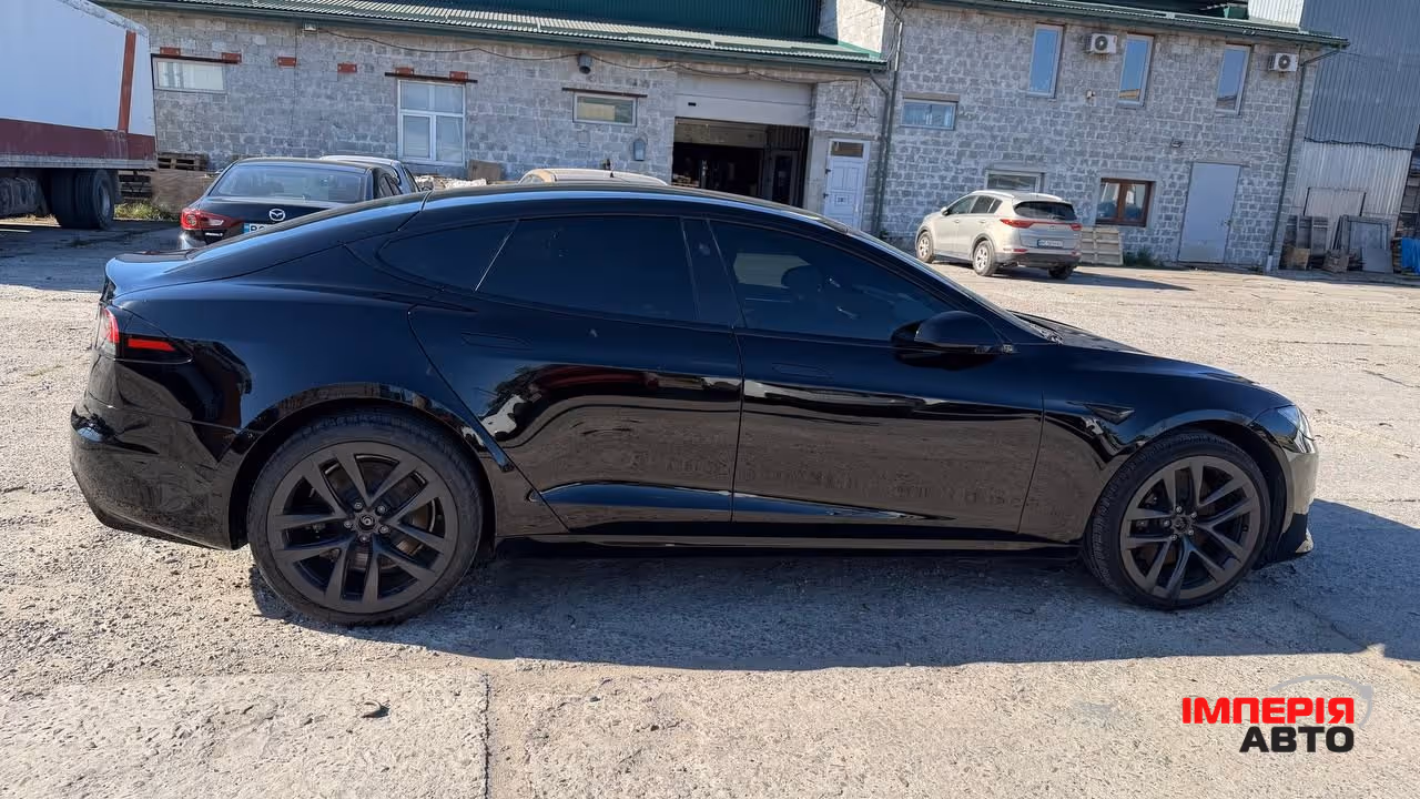 Tesla Model S - фото 10