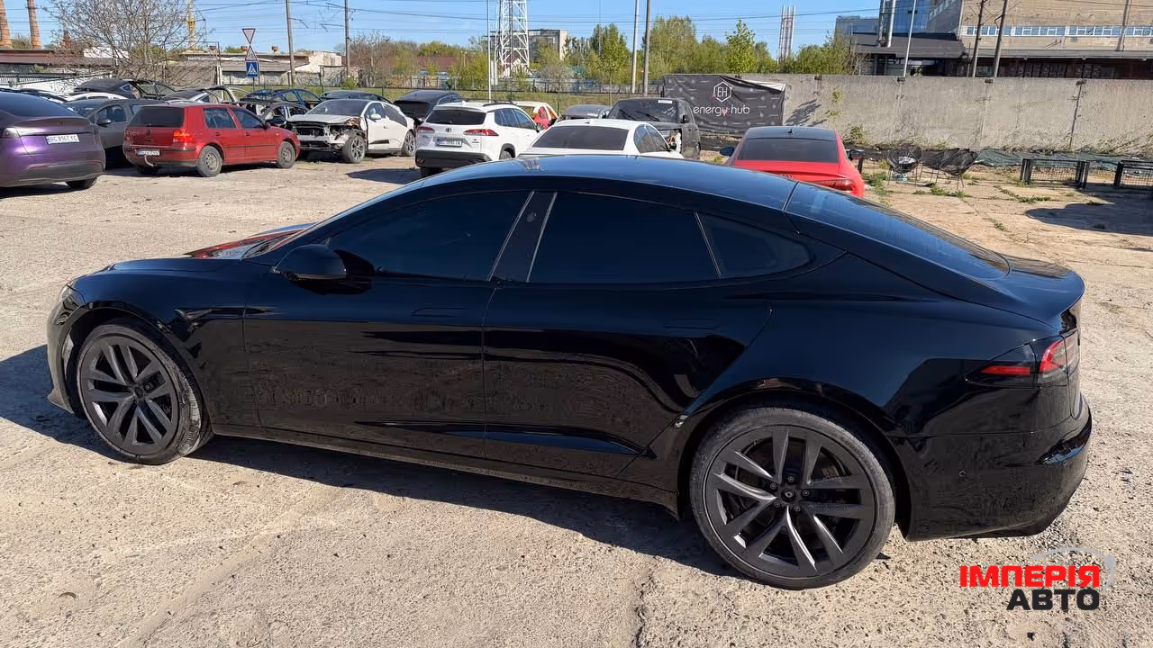 Tesla Model S - фото 6