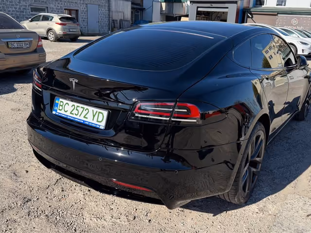 Tesla Model S - фото 4
