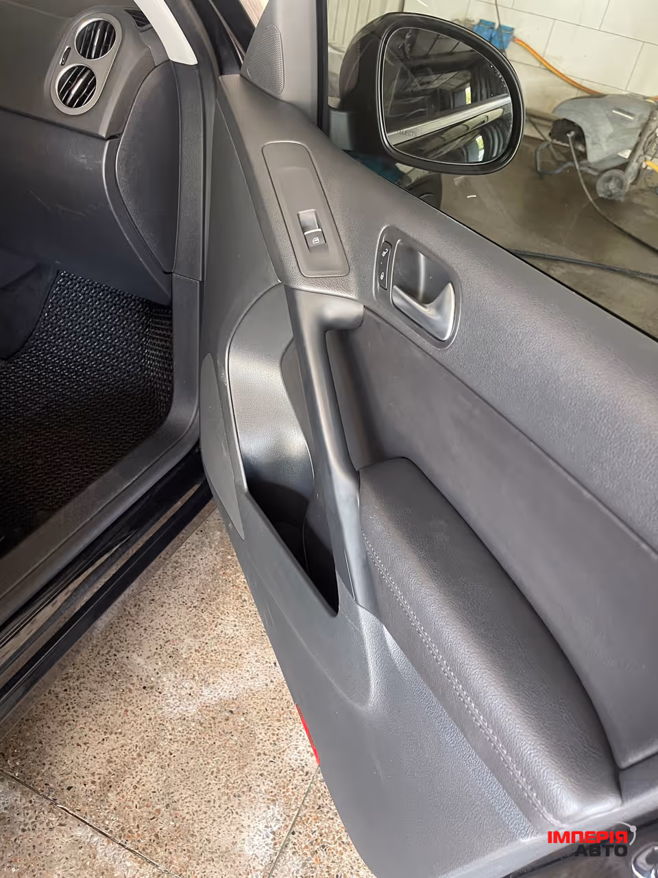 Volkswagen Tiguan - фото 11