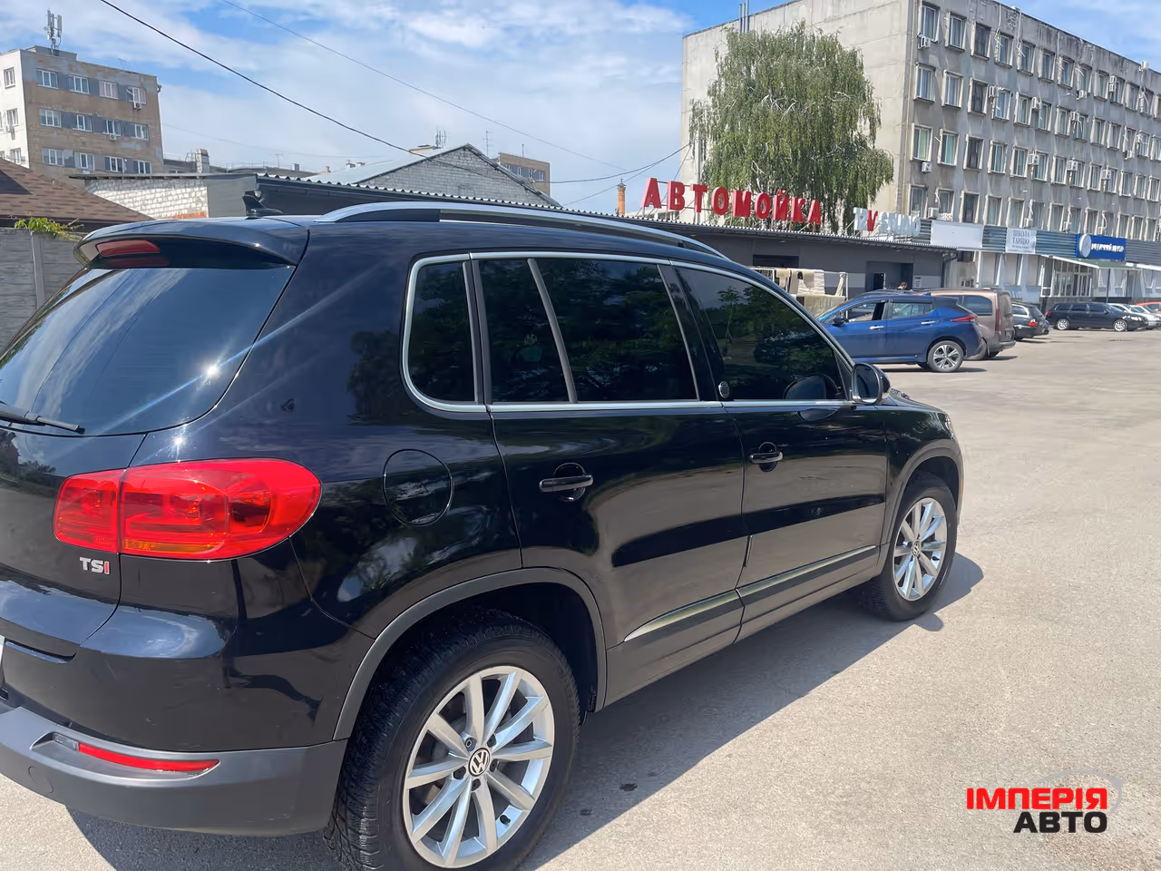Volkswagen Tiguan - фото 2