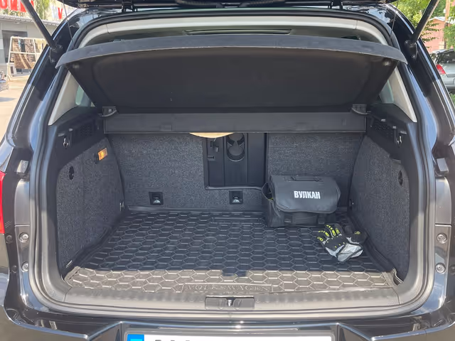 Volkswagen Tiguan - фото 4