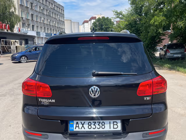 Volkswagen Tiguan - фото 3