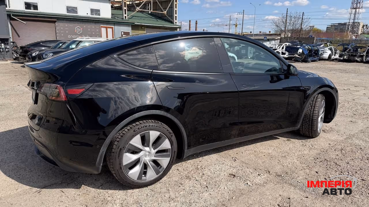 Tesla Model Y - фото 6