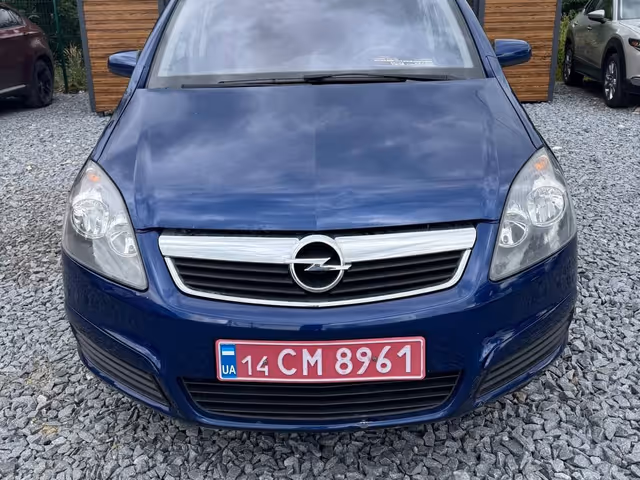 Opel Zafira - фото 2