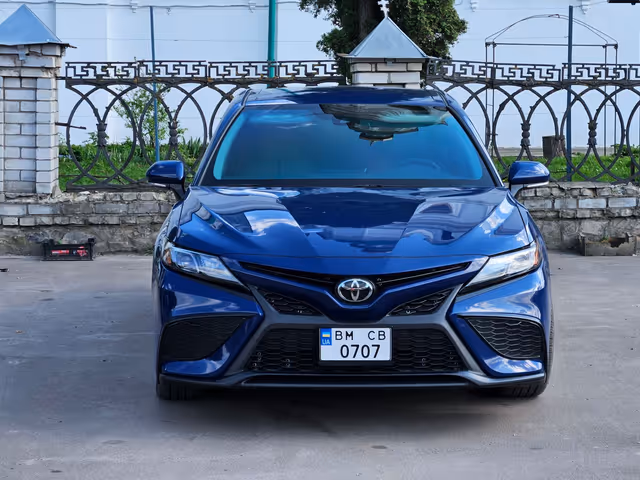 Toyota Camry - фото 4