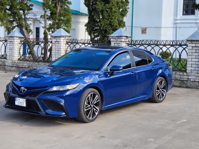 Toyota Camry - фото 5