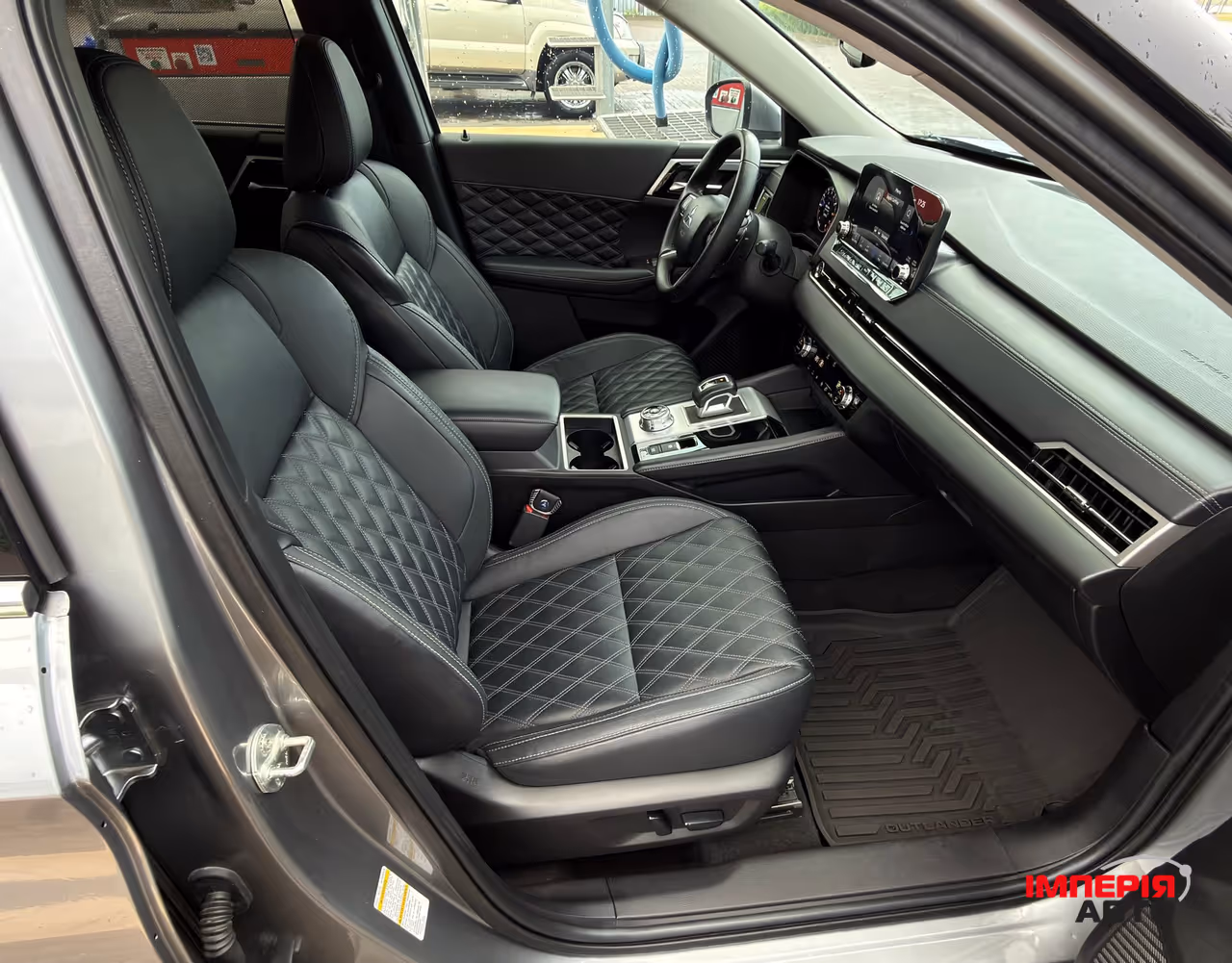 Mitsubishi Outlander - фото 10