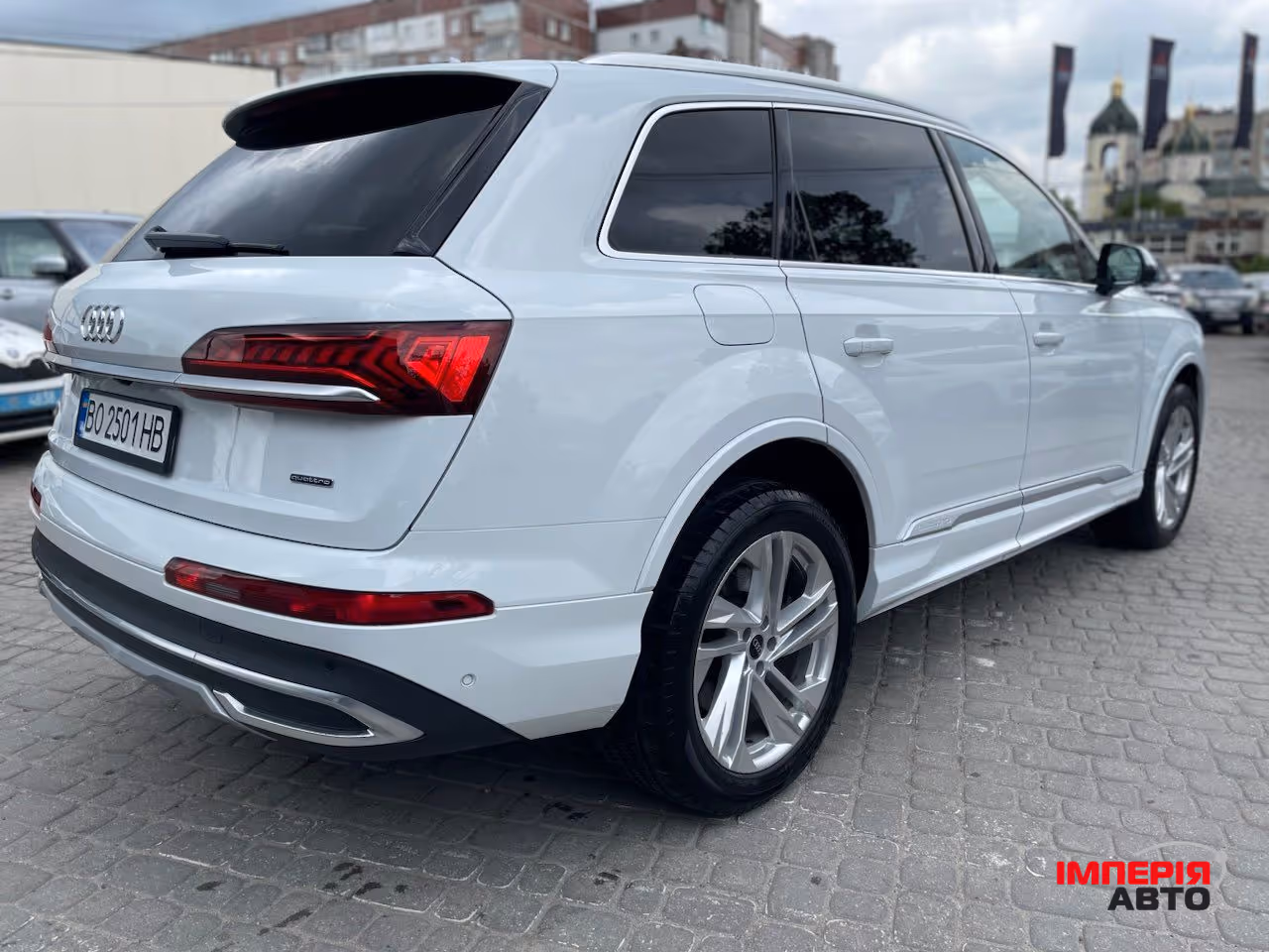 Audi Q7 - фото 7