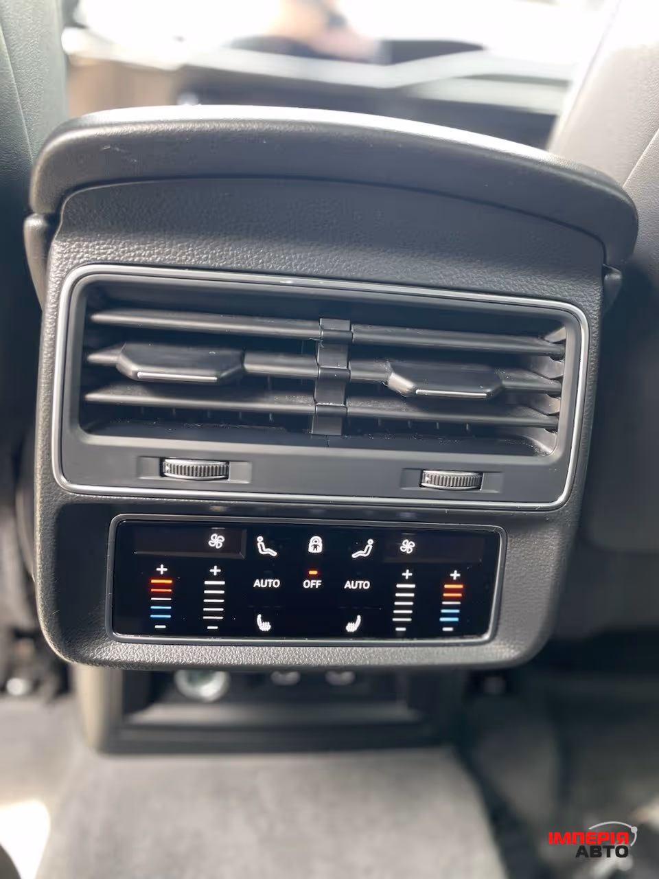Audi Q7 - фото 9