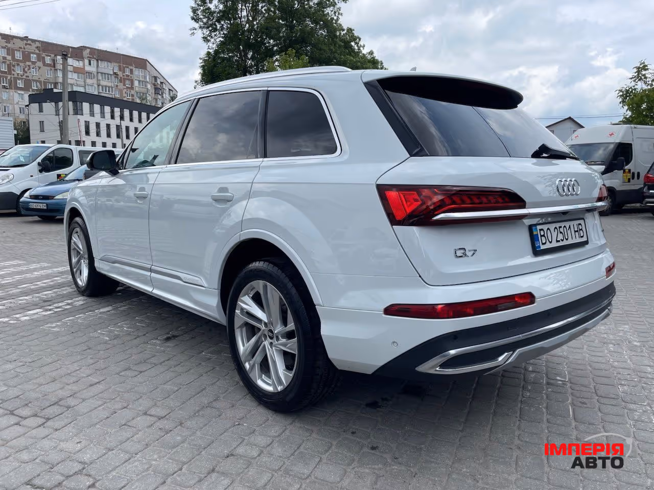 Audi Q7 - фото 32