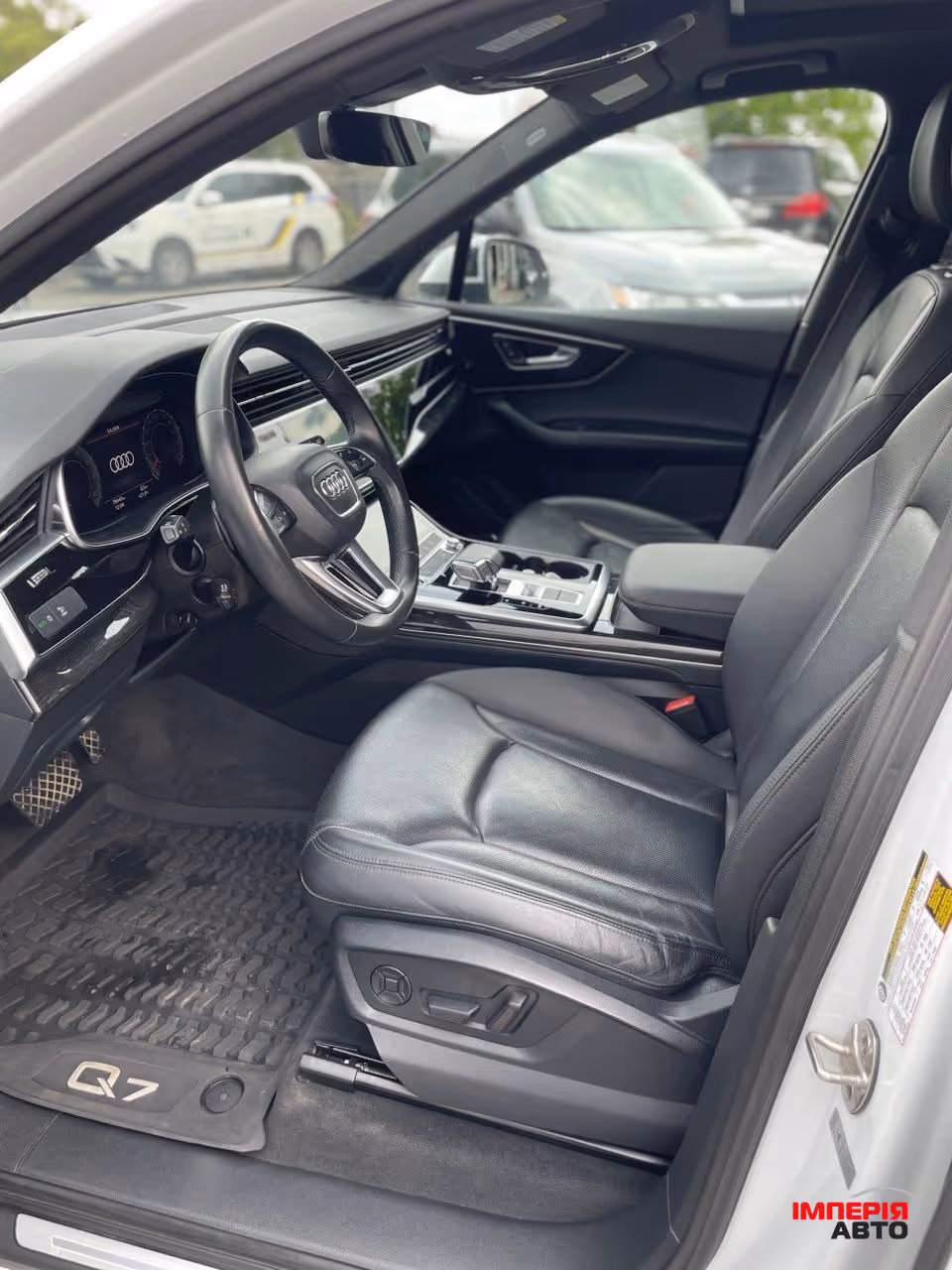 Audi Q7 - фото 35