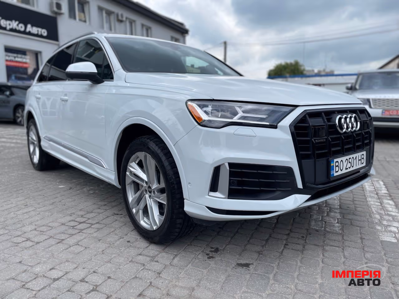 Audi Q7 - фото 1