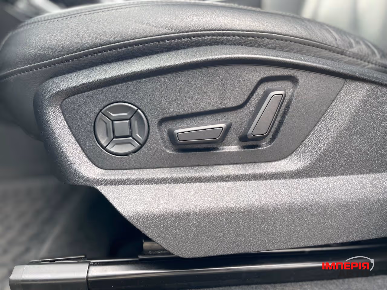 Audi Q7 - фото 38
