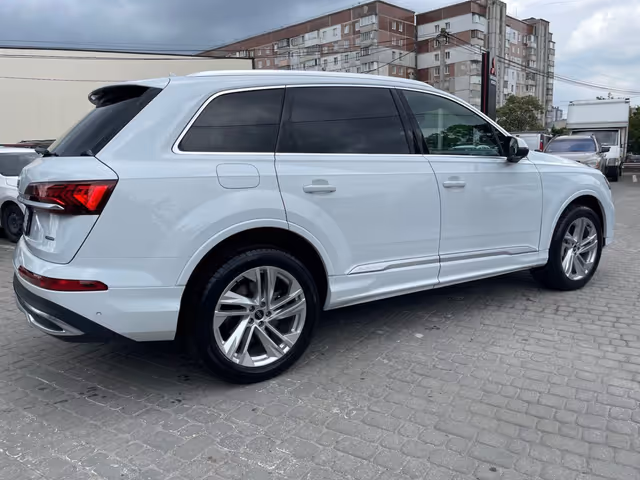 Audi Q7 - фото 3