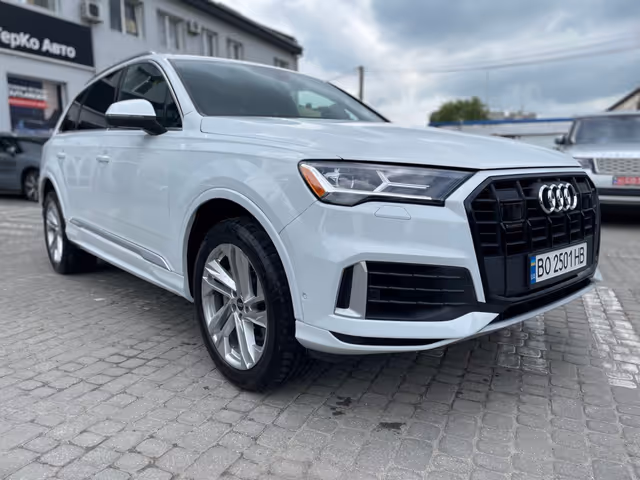 Audi Q7 - фото 1