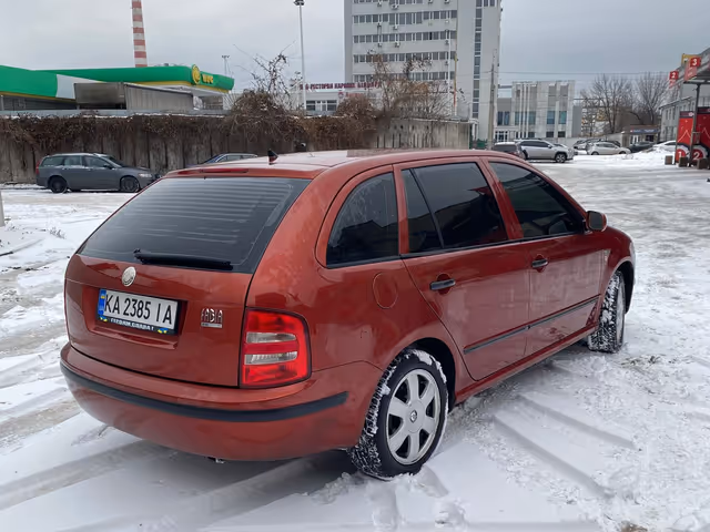 Skoda Fabia - фото 4