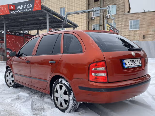 Skoda Fabia - фото 5
