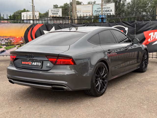 Audi A7 - фото 4