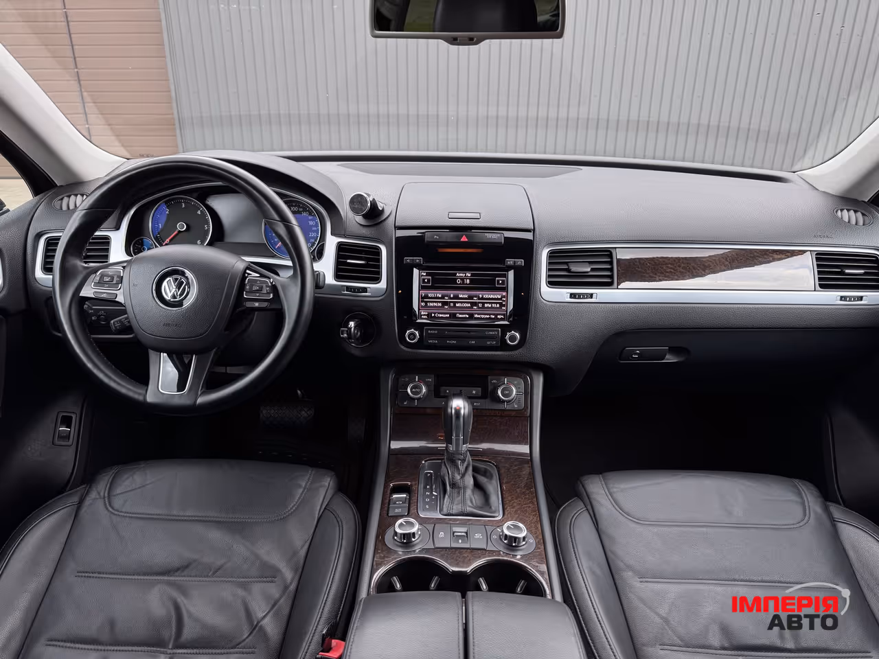 Volkswagen Touareg - фото 25