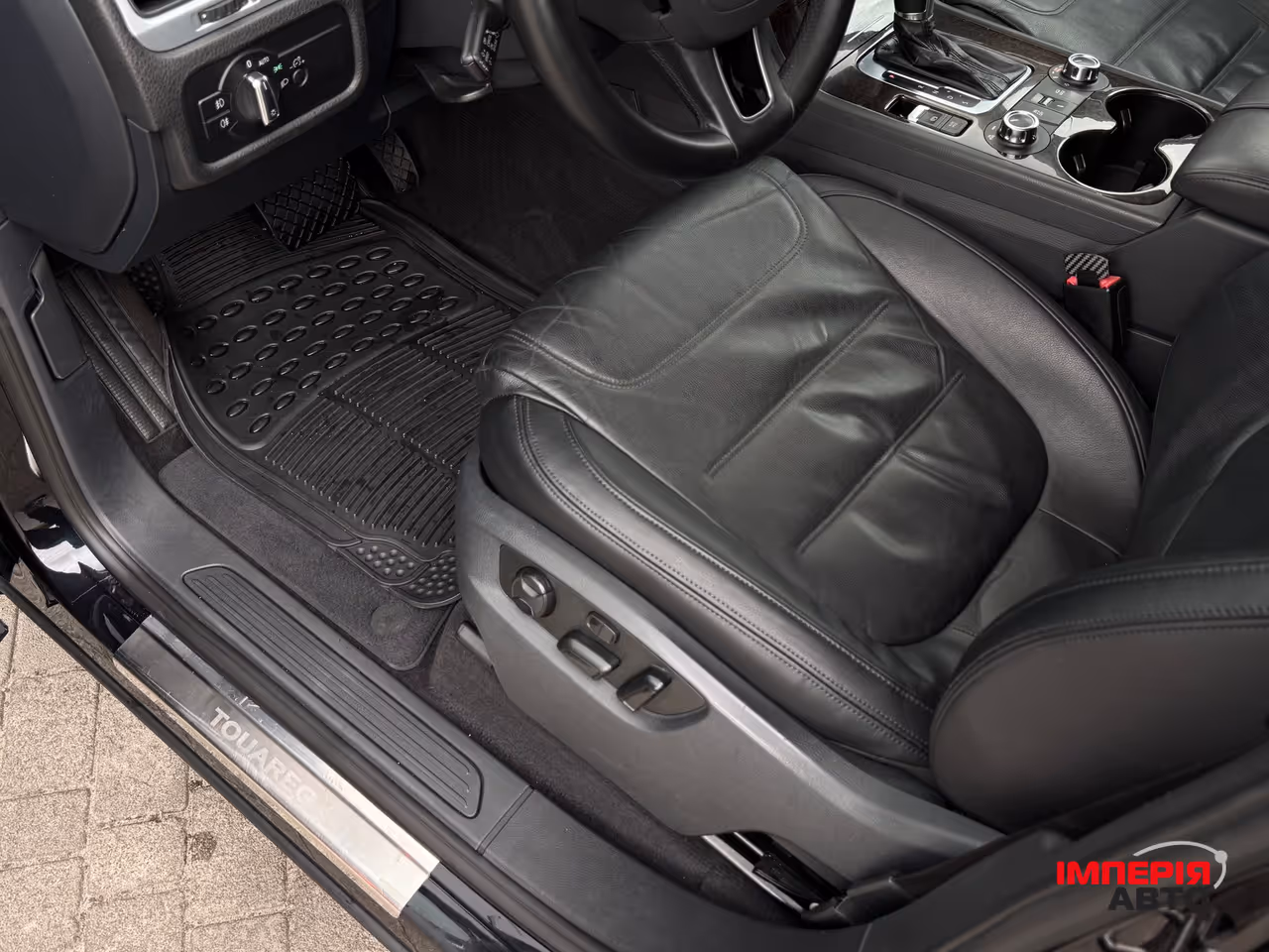 Volkswagen Touareg - фото 17