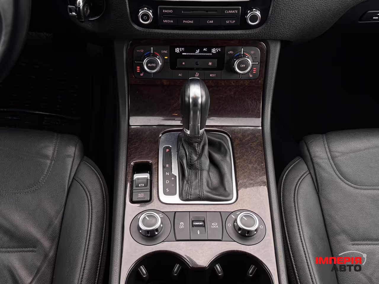 Volkswagen Touareg - фото 30