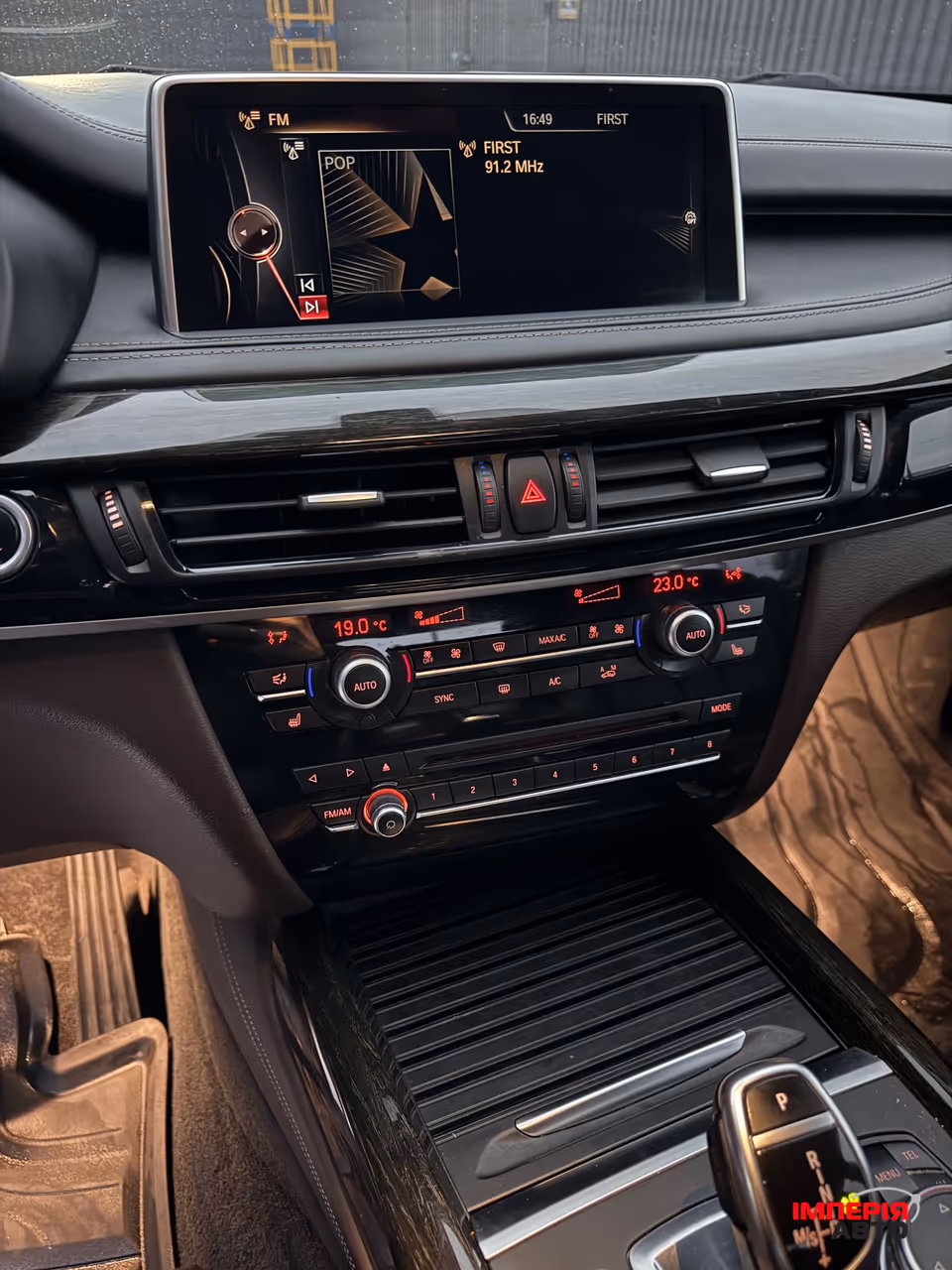 BMW X5 - фото 6