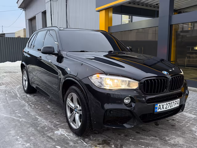 BMW X5 - фото 1