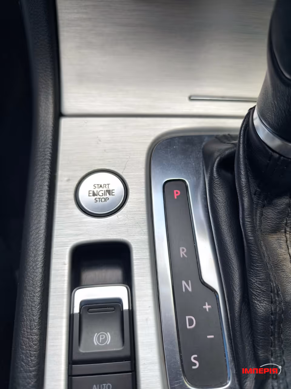 Volkswagen Touareg - фото 14