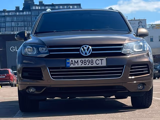 Volkswagen Touareg - фото 2