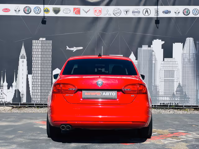 Volkswagen Jetta - фото 4