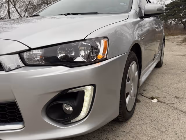 Mitsubishi Lancer - фото 3
