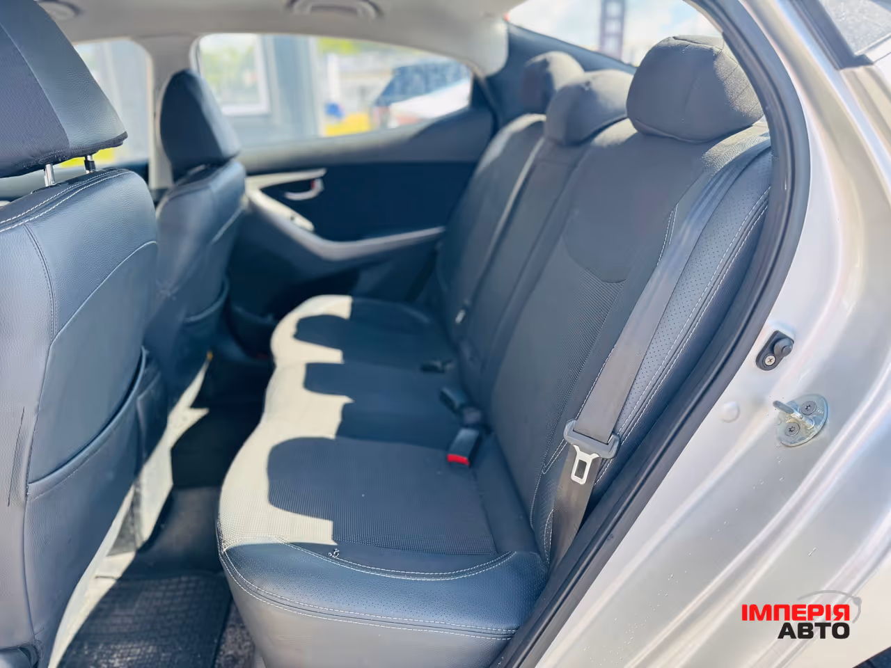 Hyundai Elantra - фото 8